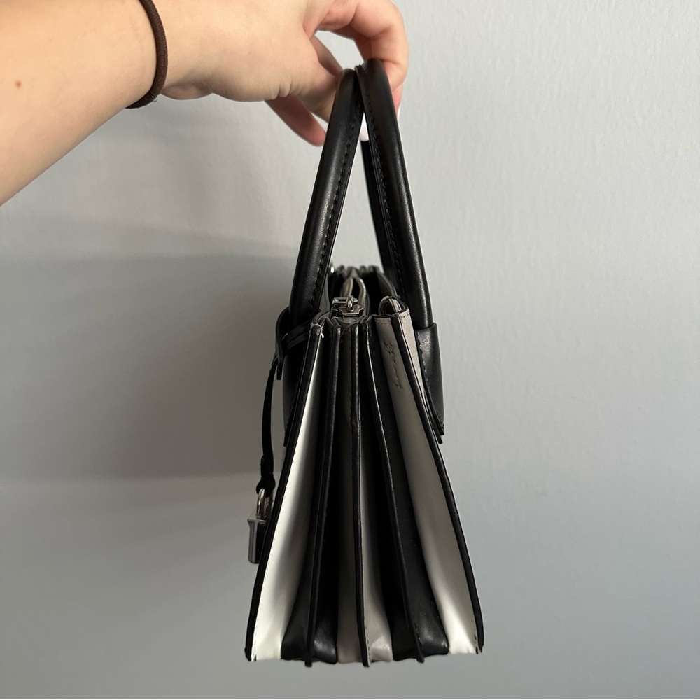 Michael Kors Mini Mercer Bag - Picture 2 of 9